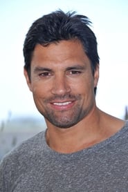 Manu Bennett_photo